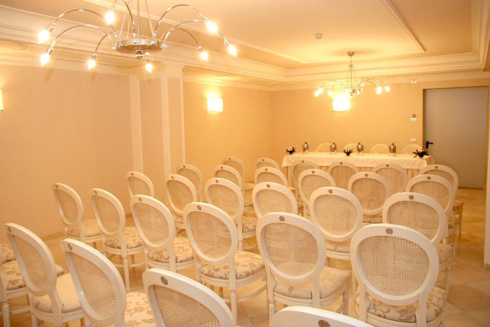 Palace Hotel Βιέστε Εξωτερικό φωτογραφία