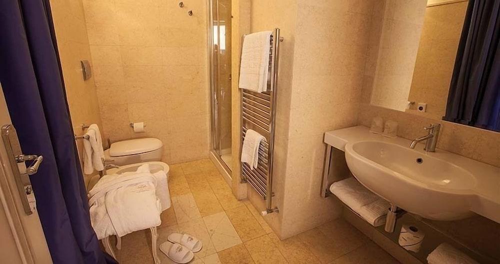 Palace Hotel Βιέστε Εξωτερικό φωτογραφία