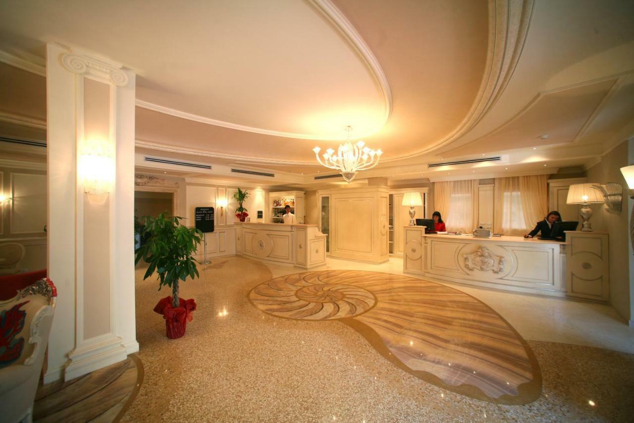 Palace Hotel Βιέστε Εξωτερικό φωτογραφία