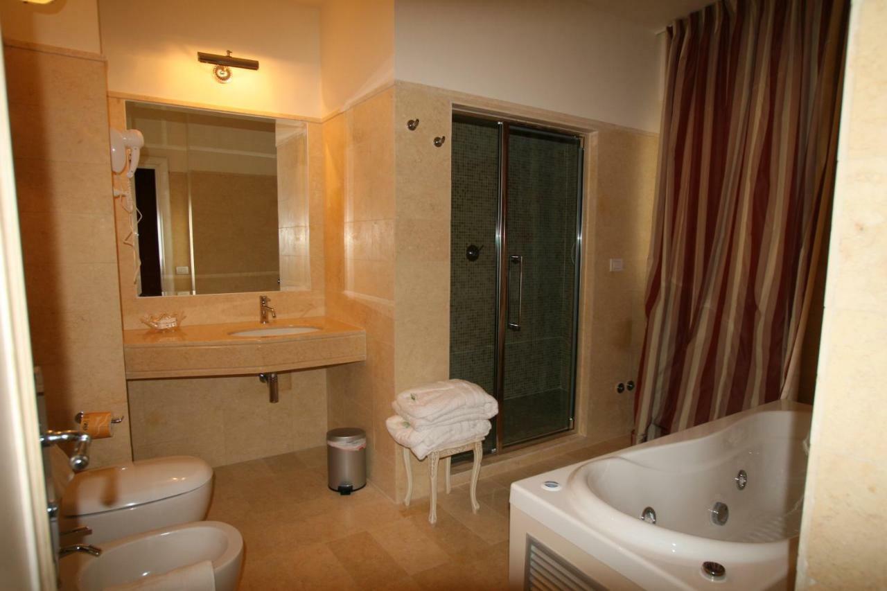 Palace Hotel Βιέστε Εξωτερικό φωτογραφία